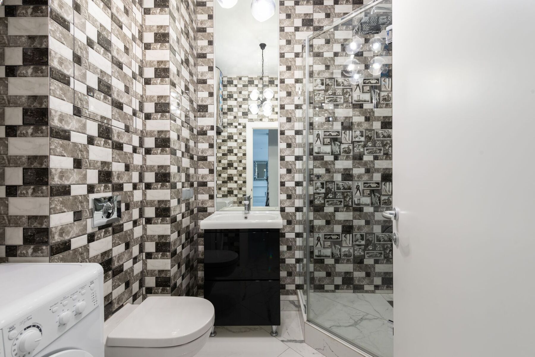 Tiled bathroom cleaned down to the grout